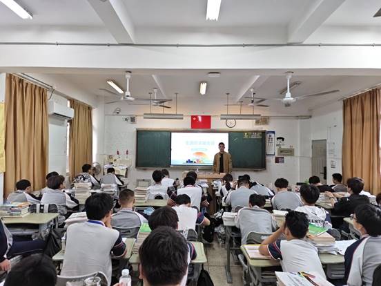 5.12全国防灾减灾日主题教育班会照片1